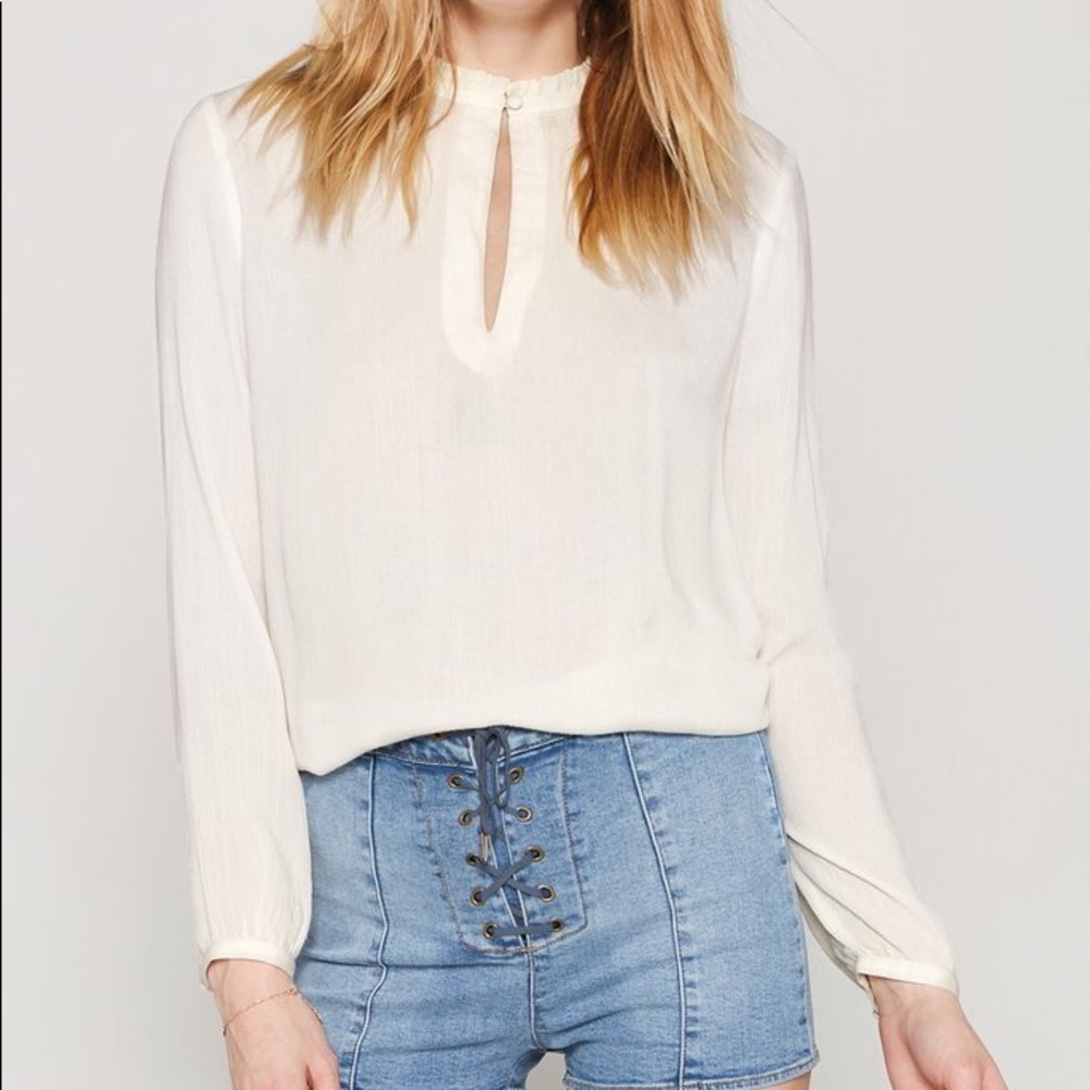 Long Sleeve Key hole Blouse